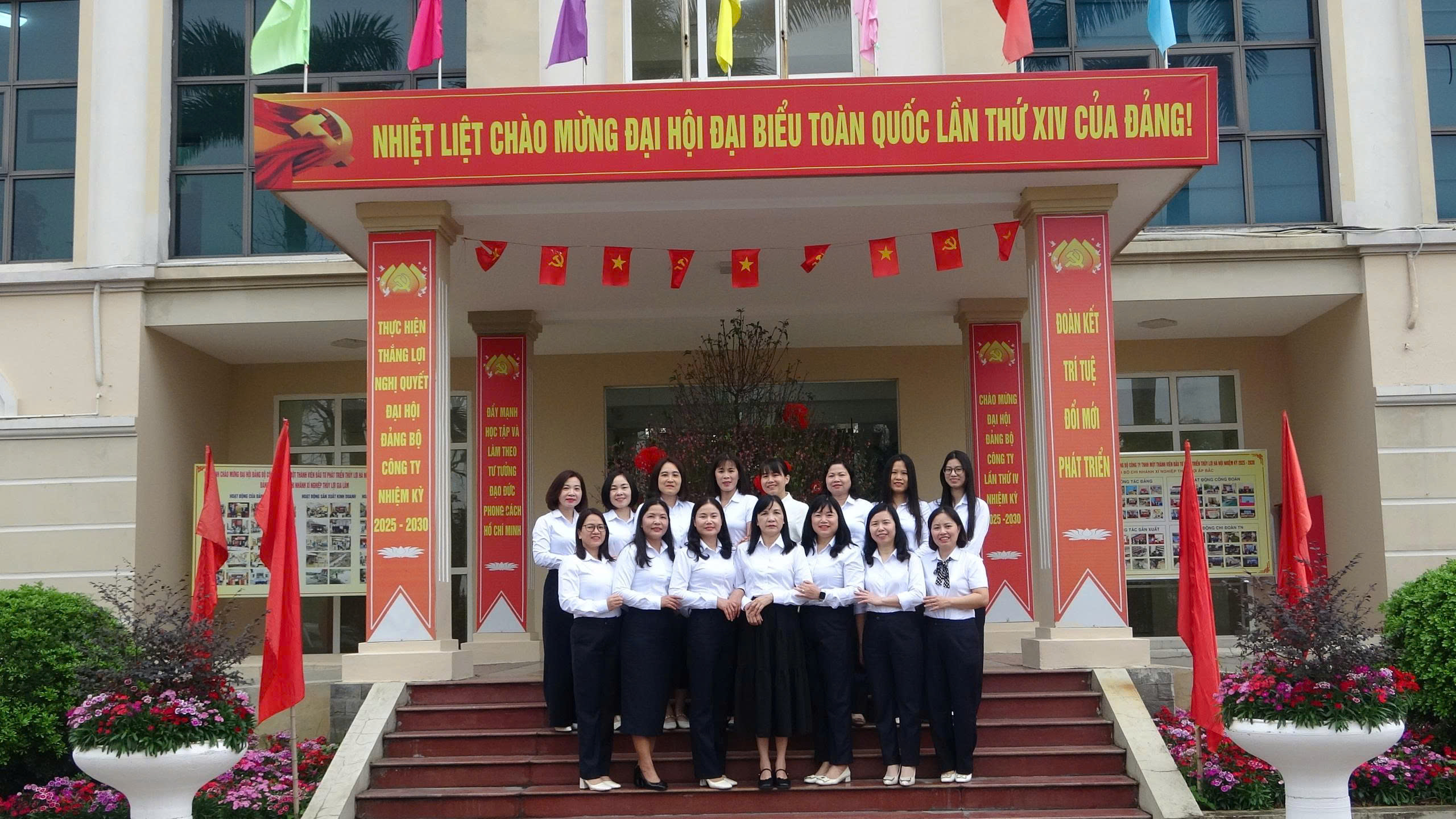 Văn ph&ograve;ng 1.jpg